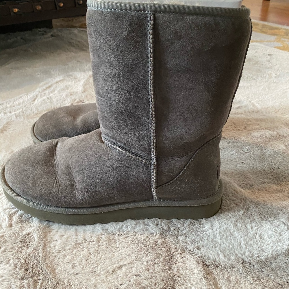 Ugg Classic Short Boot